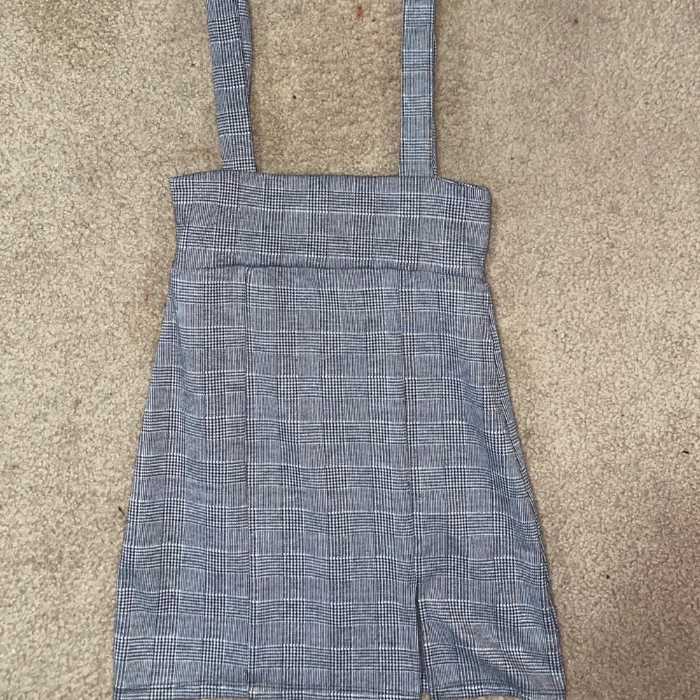 grey dress (goes over t shirt or tank top)